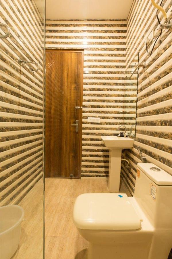 Hotel Viva Palace By Opo Nové Dillí Exteriér fotografie