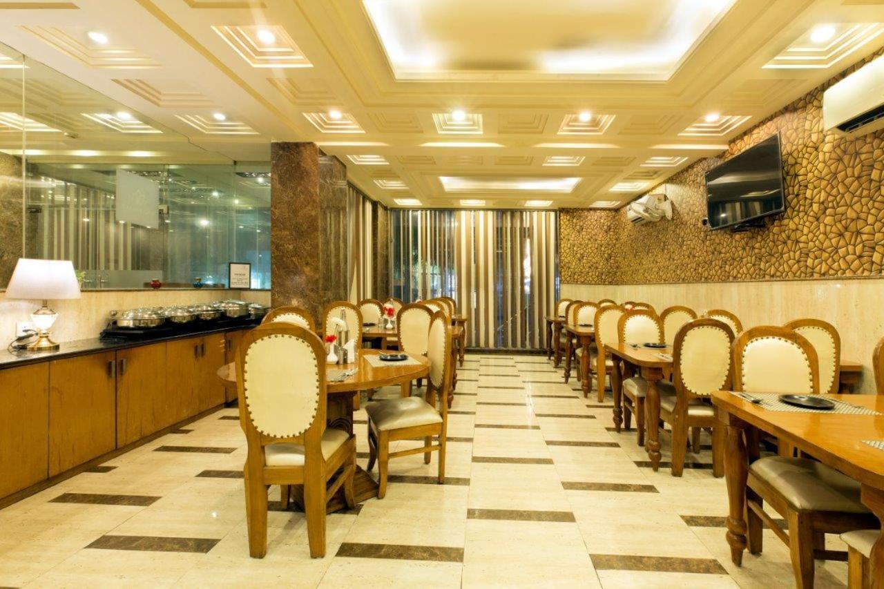 Hotel Viva Palace By Opo Nové Dillí Exteriér fotografie